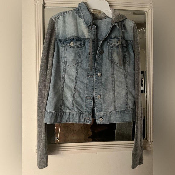 Jean jacket - Picture 1 of 1